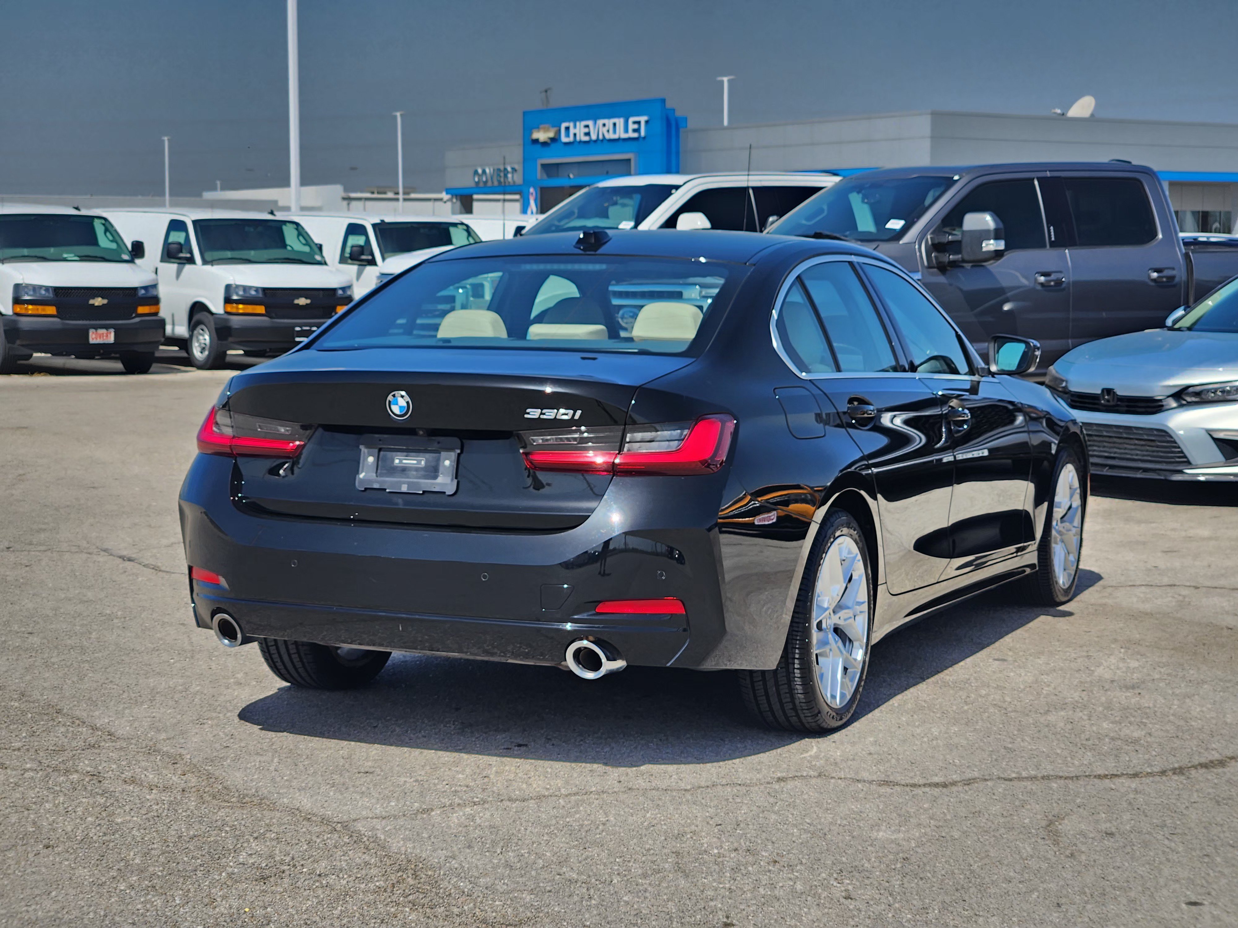 Used 2025 BMW 330i Sedan RWD image 7