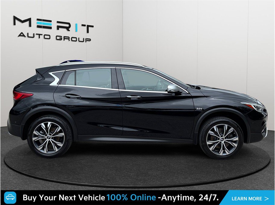 Used 2017 INFINITI QX30 Premium w/ Technology Package AWD/4WD image 10