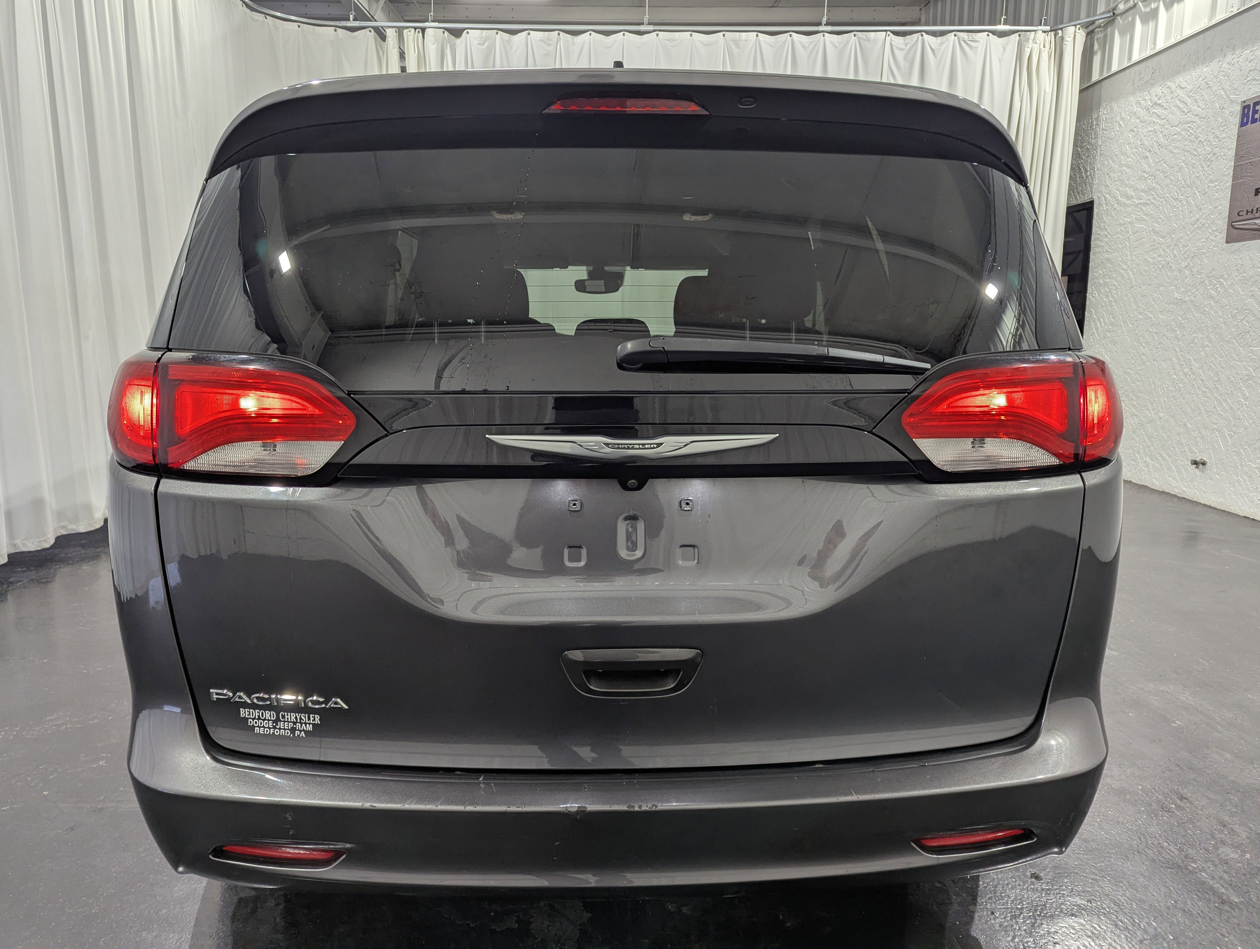 Used 2023 Chrysler Voyager LX image 9