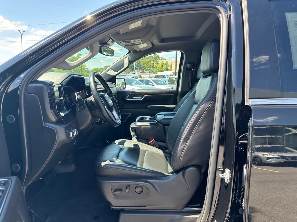 Used 2025 GMC Sierra 1500 SLT AWD/4WD image 12