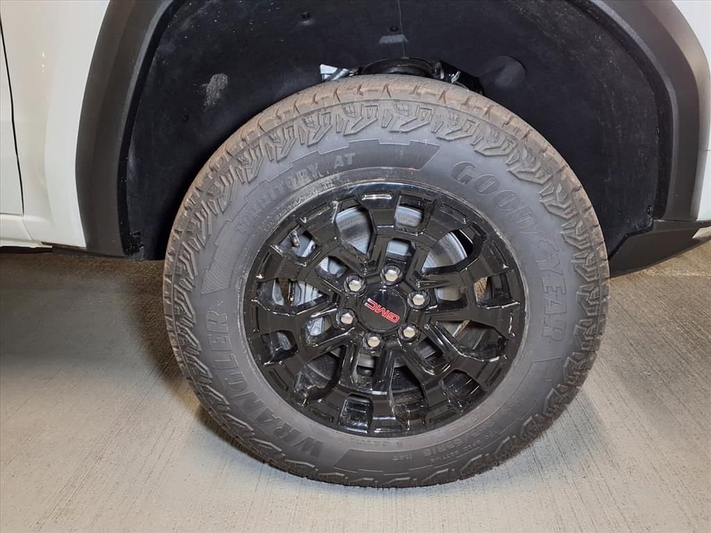 New 2026 GMC Canyon Elevation image 5