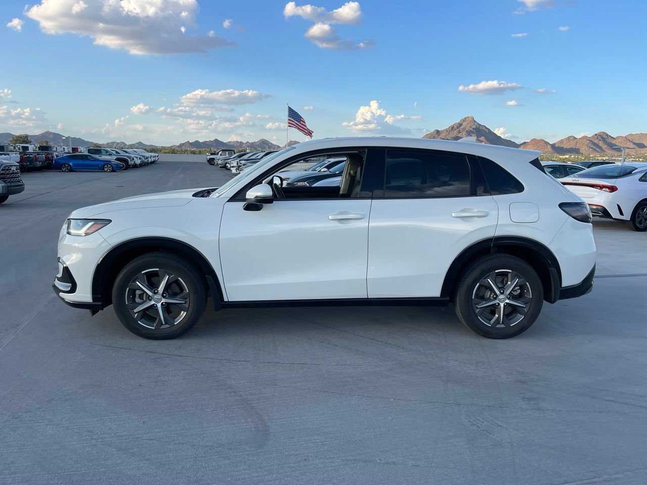 Used 2023 Honda HR-V EX-L image 6