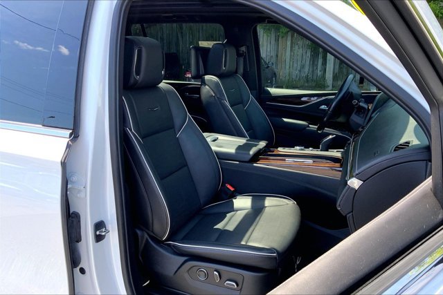 Used 2023 Cadillac Escalade ESV Premium Luxury AWD/4WD image 6