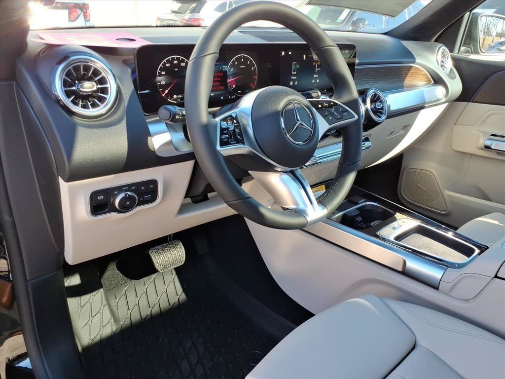 New 2026 Mercedes-Benz GLB 250 4MATIC image 9