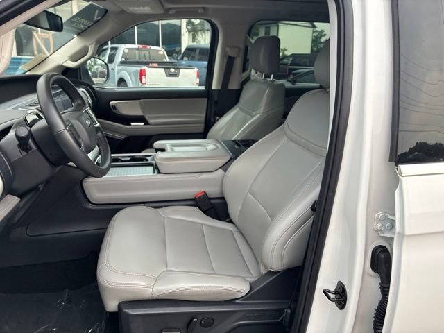 Used 2025 Ford Expedition Active AWD/4WD image 69