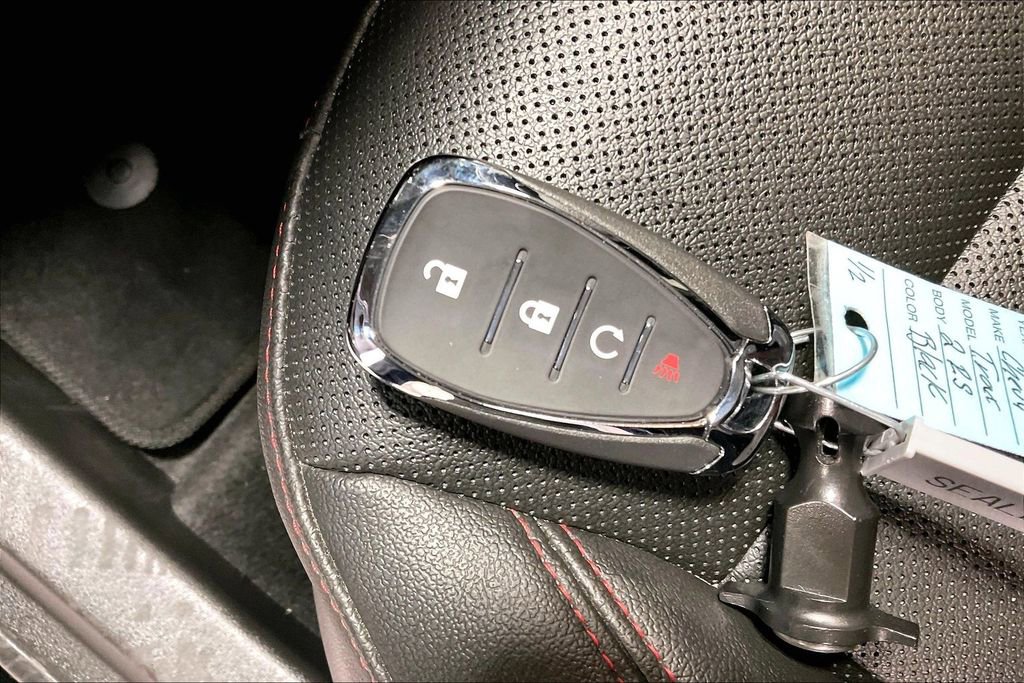 Used 2025 Chevrolet Trax RS w/ Sunroof Package image 13