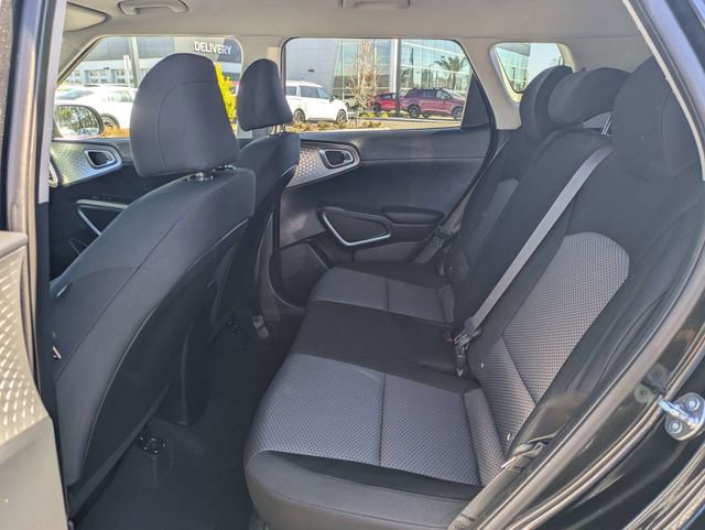 Used 2025 Kia Soul LX image 13
