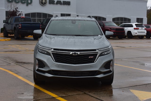 Used 2023 Chevrolet Equinox RS image 2