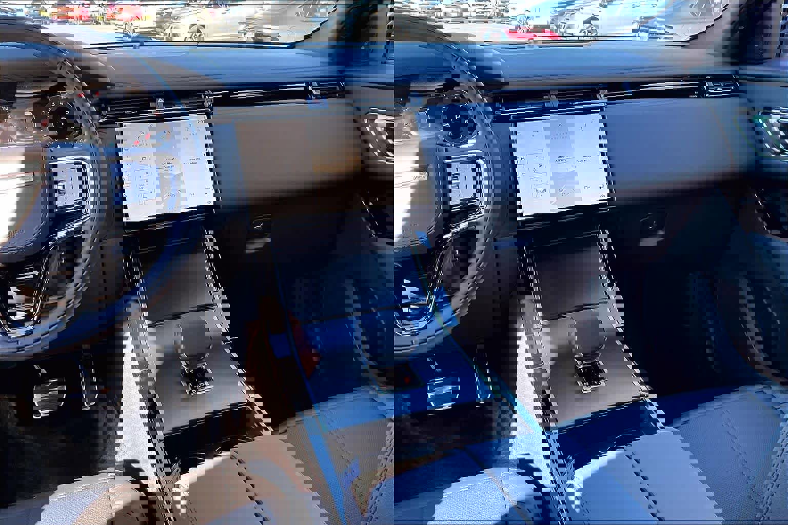 New 2026 Land Rover Range Rover Velar Dynamic SE image 9