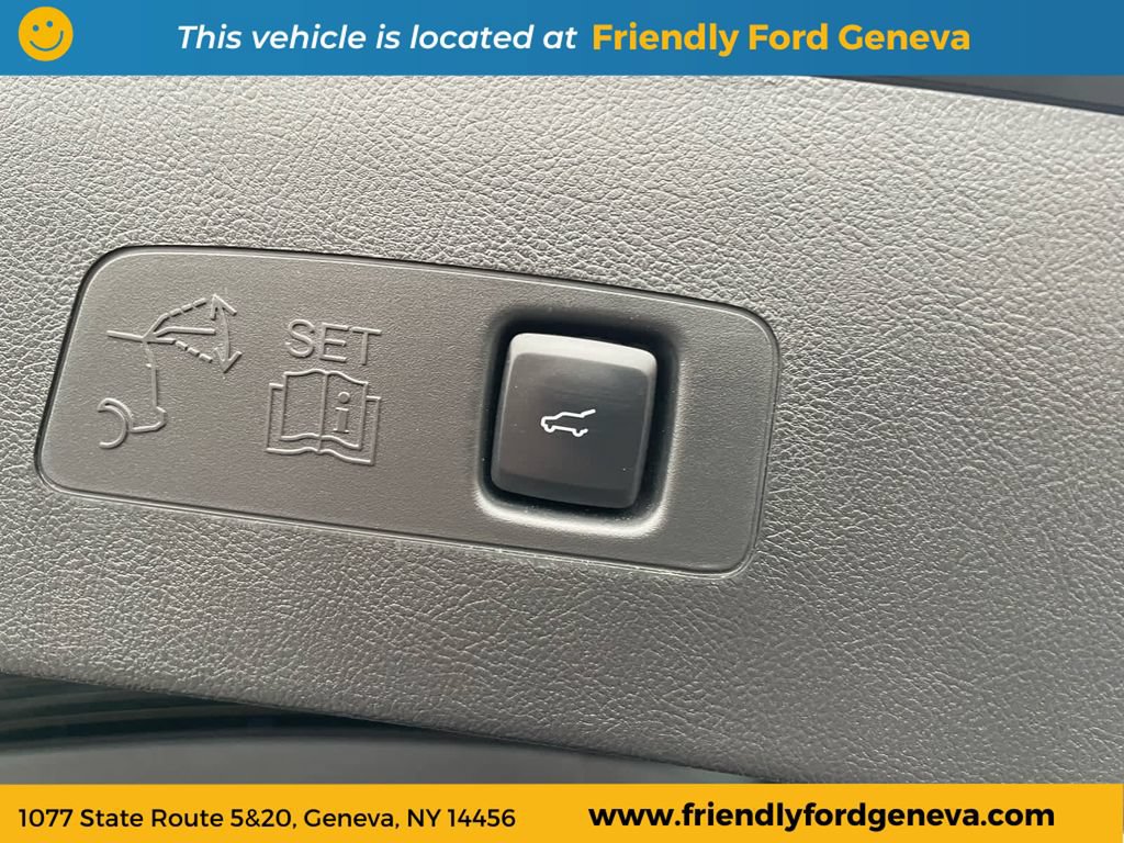 Used 2023 Lincoln Corsair AWD image 13