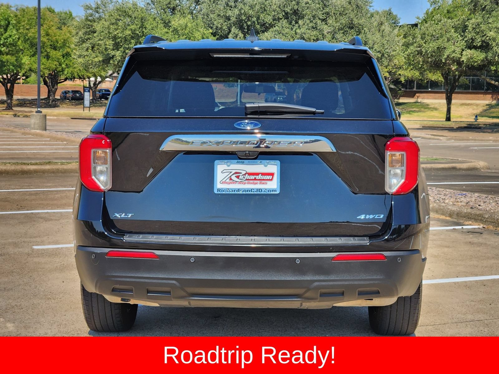 Used 2024 Ford Explorer XLT w/ Equipment Group 202A AWD/4WD image 5