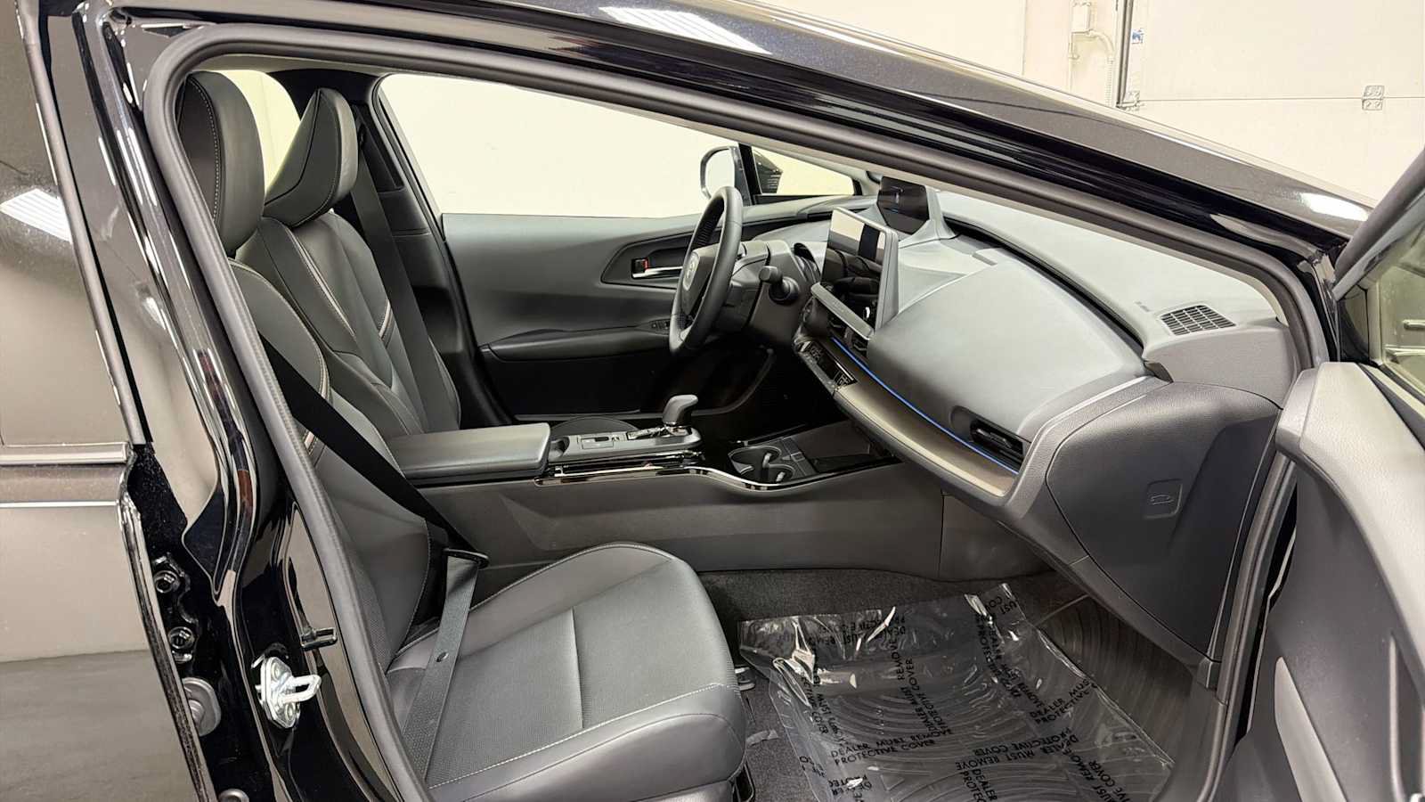 Certified 2023 Toyota Prius Limited w/ Limited Premium Package FWD image 30