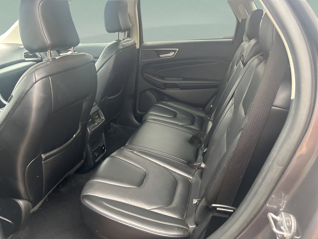 Used 2021 Ford Edge Titanium image 7
