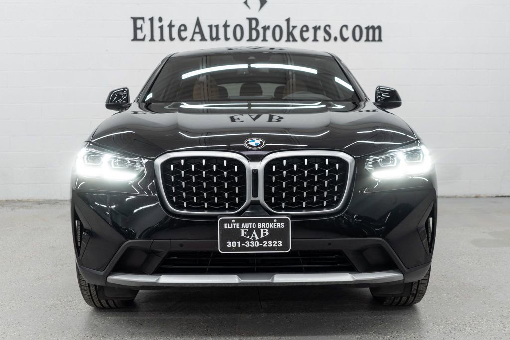 Used 2025 BMW X4 xDrive30i image 3
