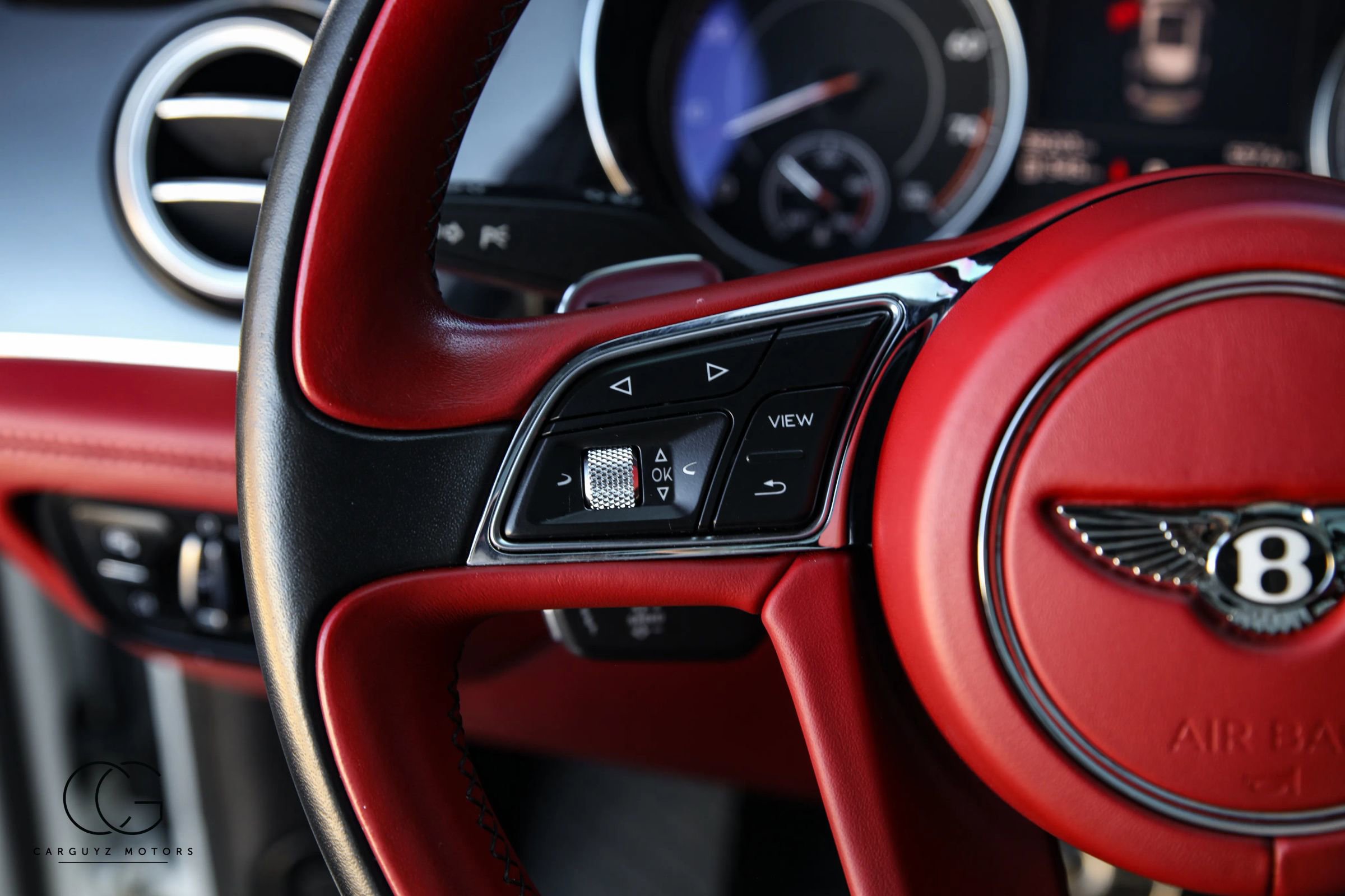 Used 2019 Bentley Bentayga image 43