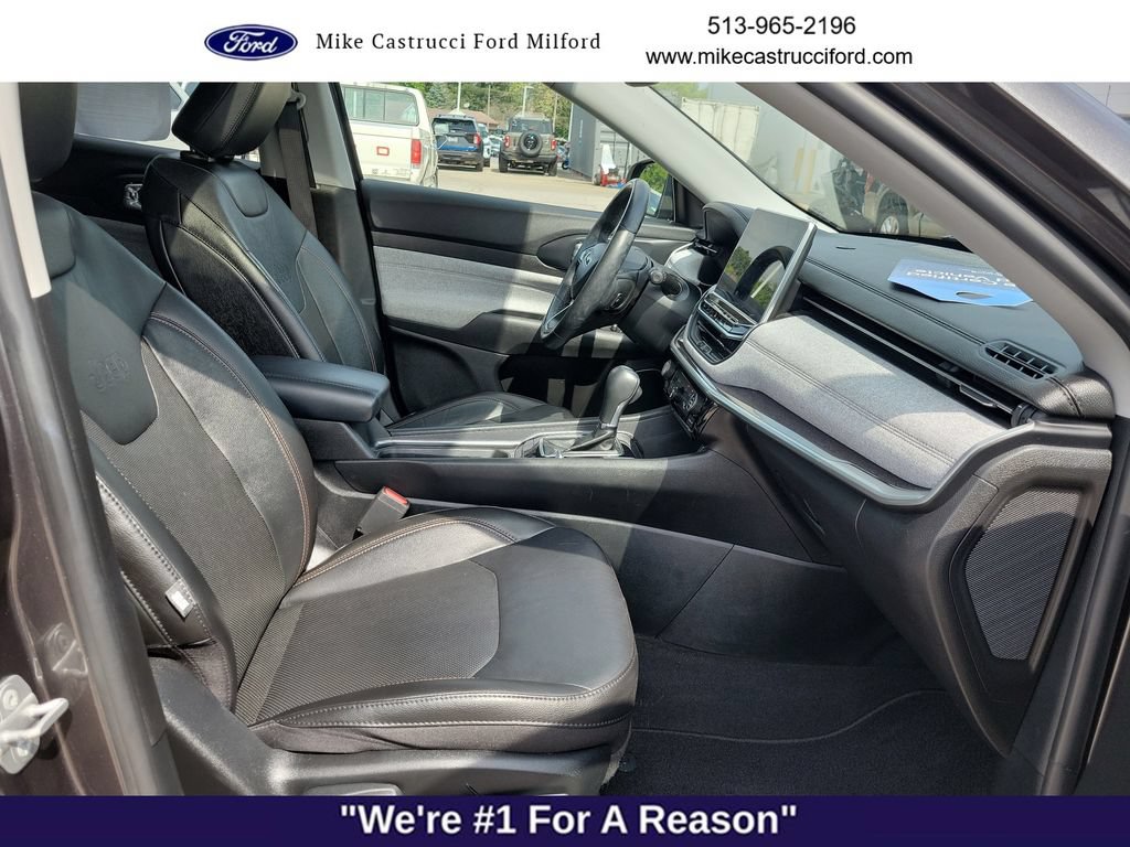 Used 2022 Jeep Compass Latitude w/ Sun and Sound Group AWD/4WD image 26