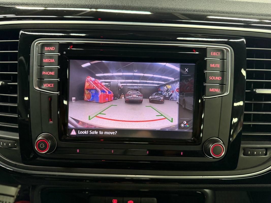 Used 2019 Volkswagen Beetle 2.0T S FWD image 29