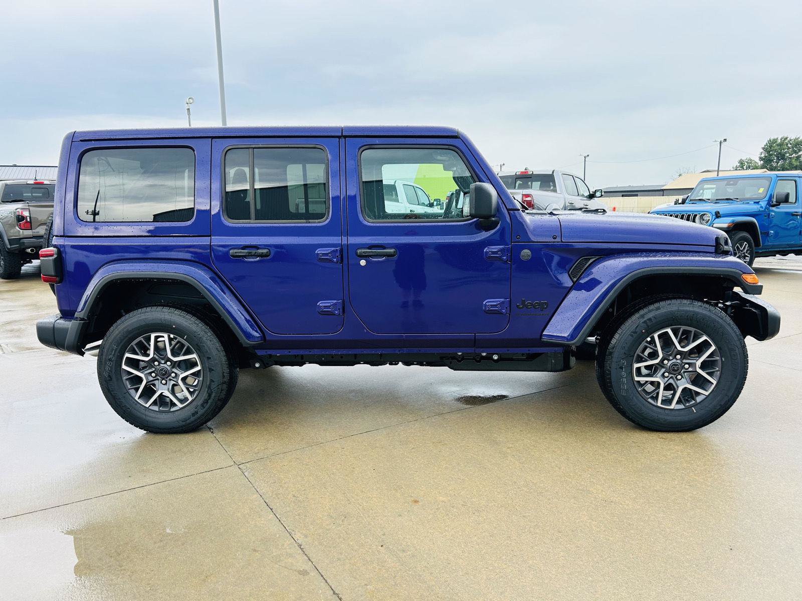 New 2026 Jeep Wrangler Unlimited Sahara w/ Technology Group AWD/4WD image 39