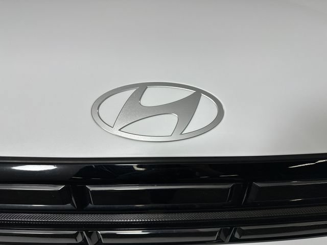 Used 2025 Hyundai Santa Fe Limited AWD/4WD image 9
