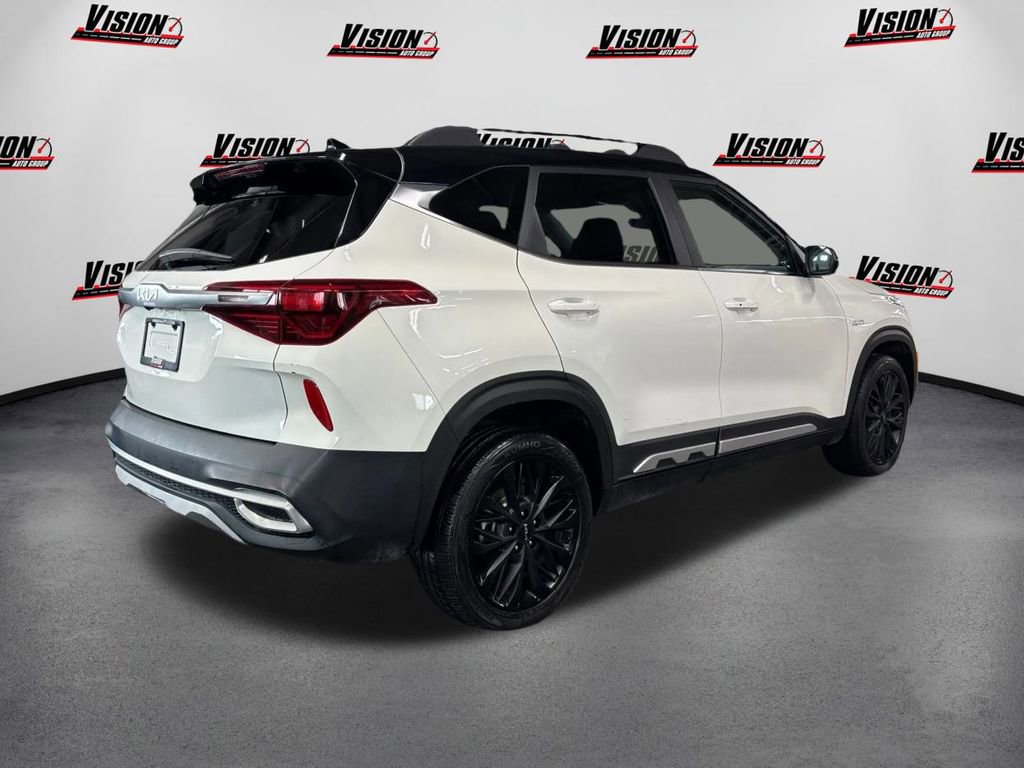 Certified 2023 Kia Seltos Nightfall Edition image 5