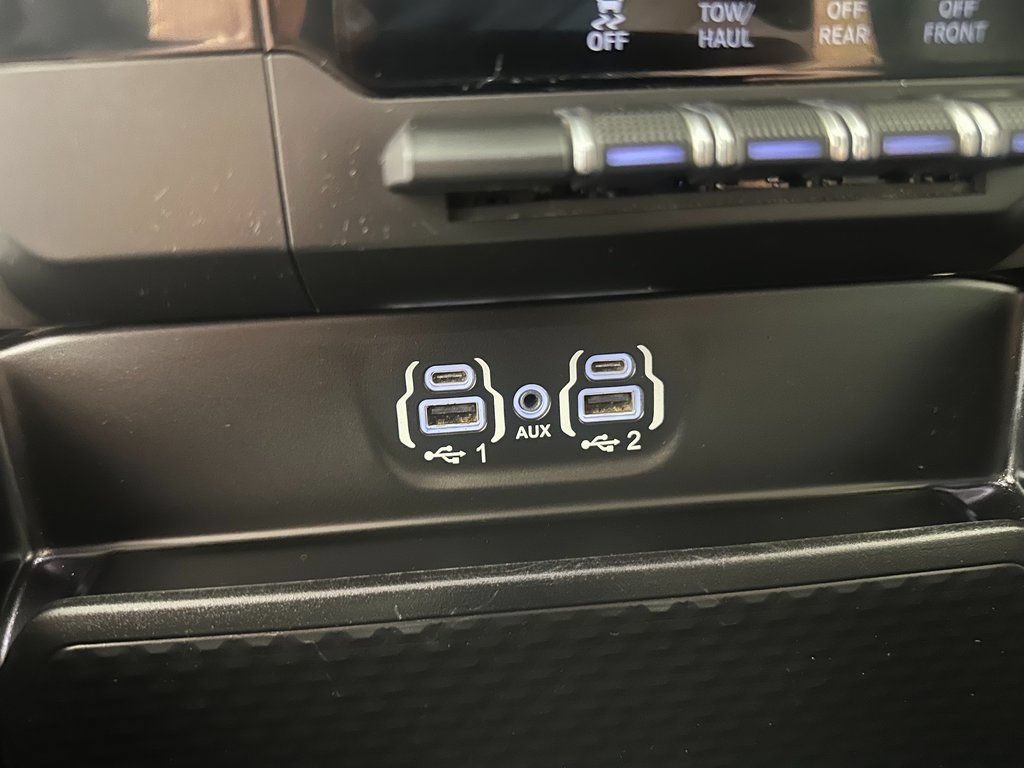 Used 2021 RAM 1500 Laramie AWD/4WD image 28