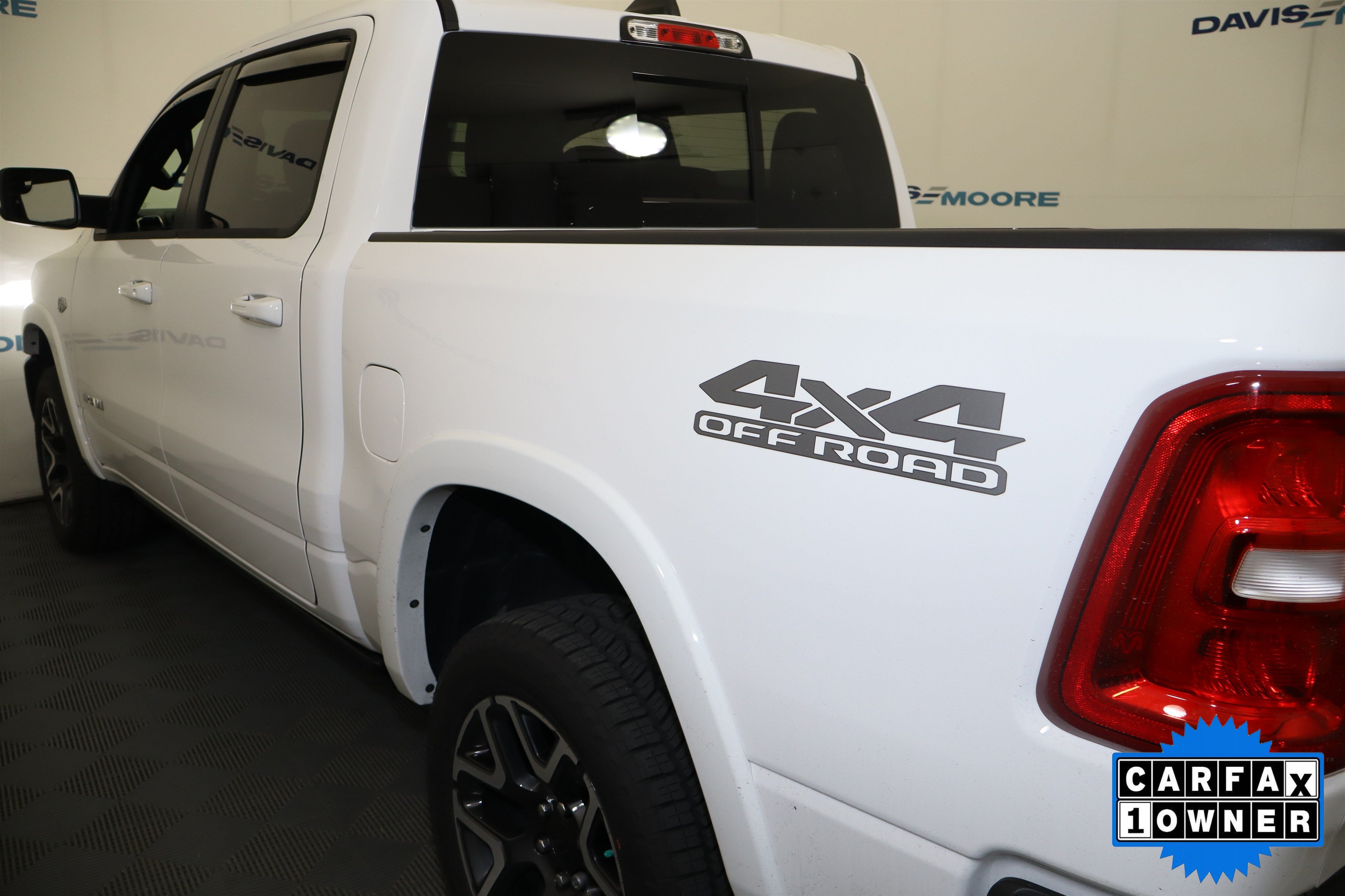 Used 2026 RAM 1500 Laramie AWD/4WD image 10