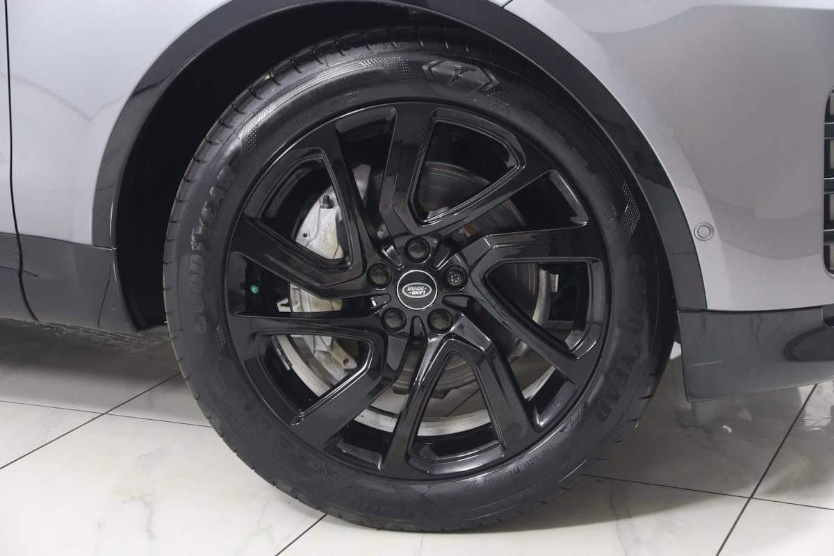 Used 2023 Land Rover Discovery S R-Dynamic AWD/4WD image 19
