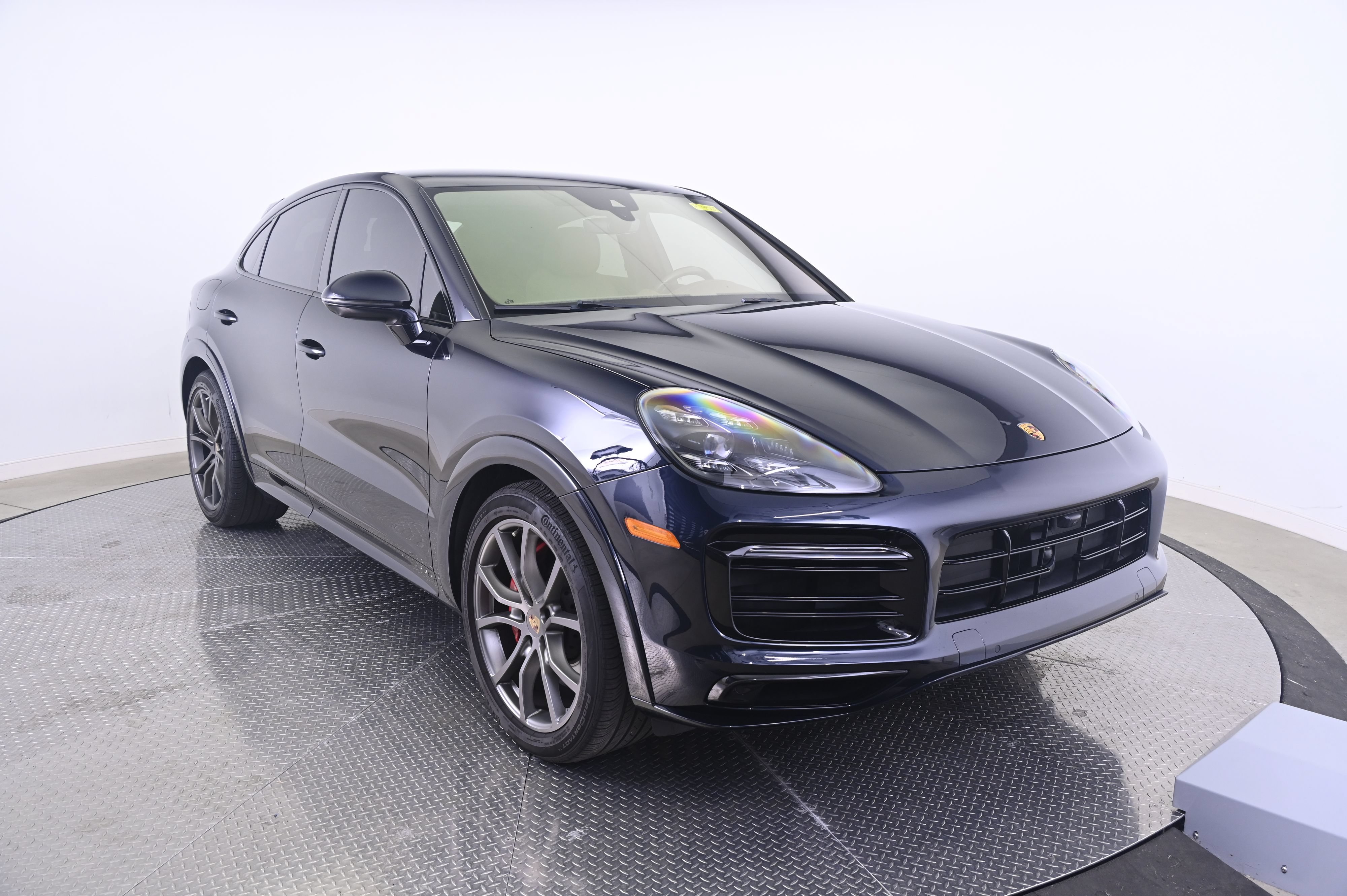 Certified 2023 Porsche Cayenne GTS AWD/4WD image 9