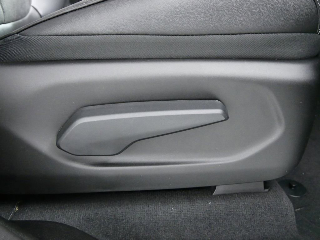 Certified 2024 Jeep Grand Cherokee Altitude image 25