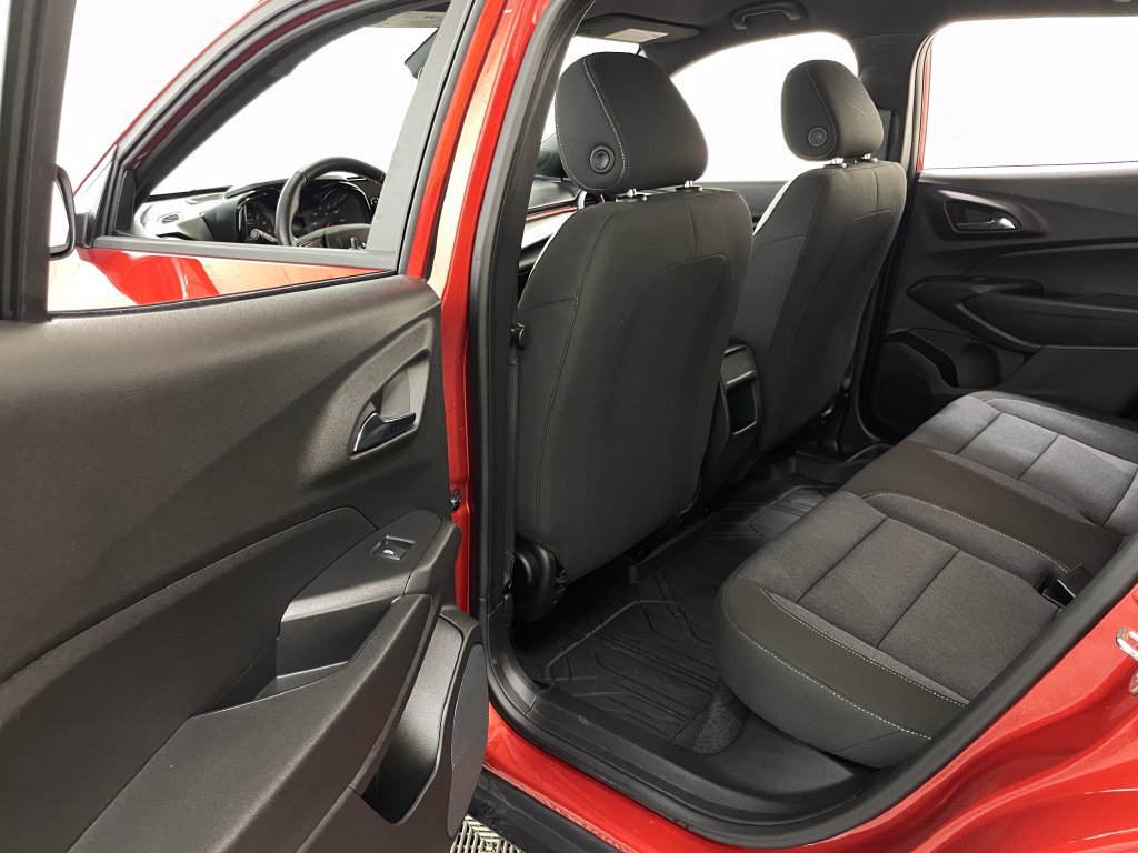Used 2024 Chevrolet Trax RS w/ Driver Confidence Package FWD image 40