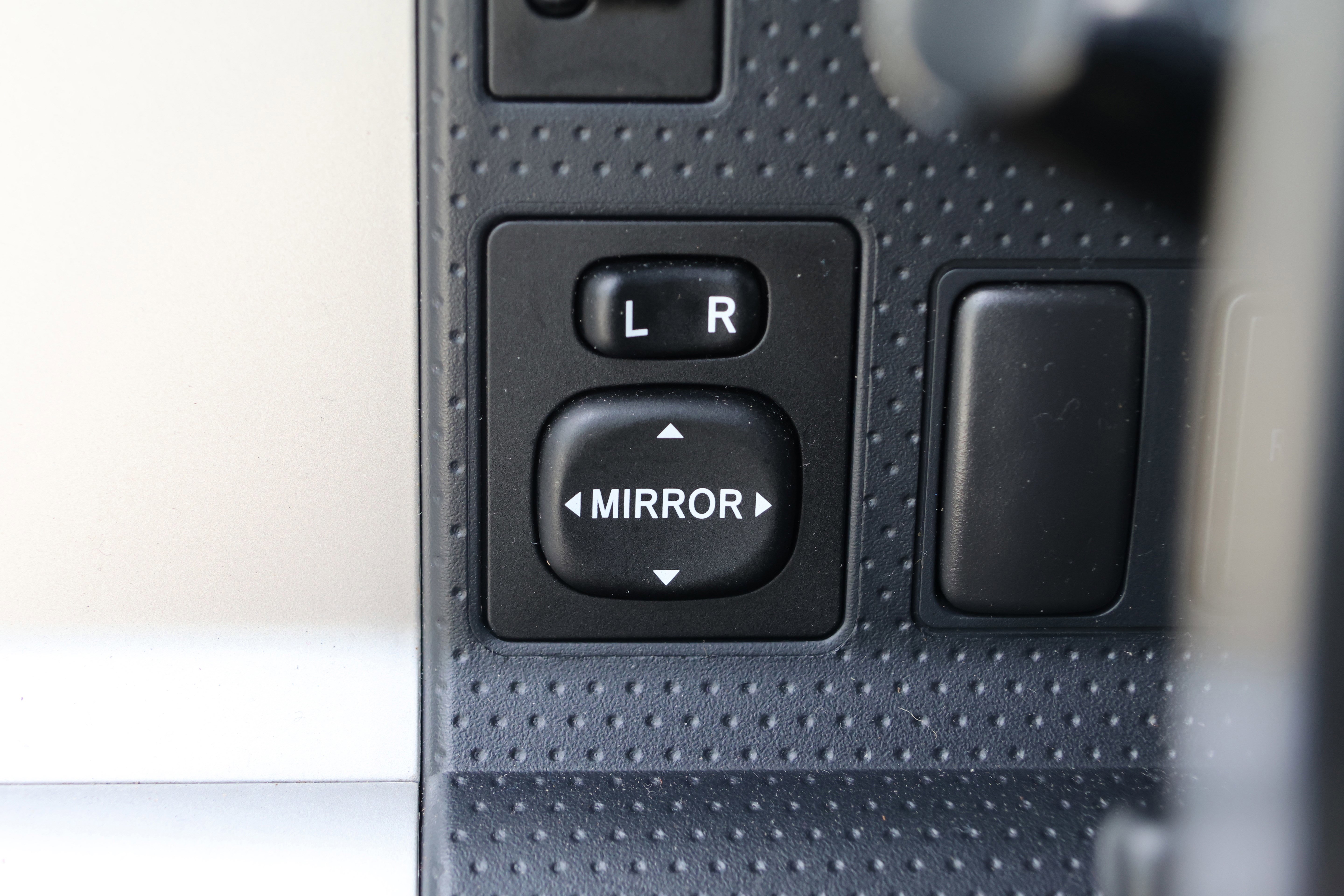 Used 2012 Toyota FJ Cruiser 4WD w/ Upgrade Pkg image 15