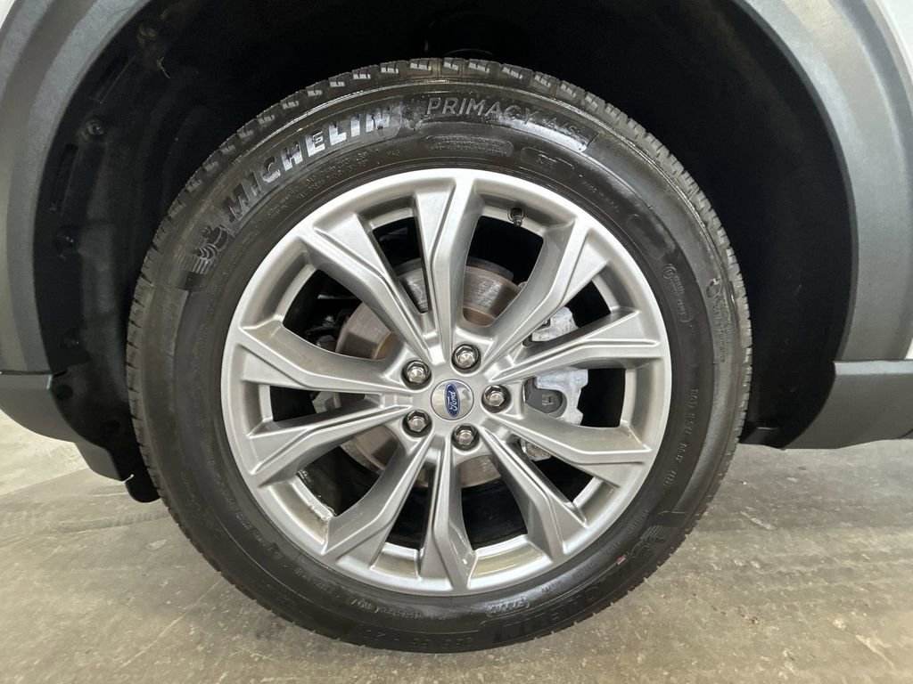 Used 2023 Ford Explorer XLT w/ Equipment Group 202A image 10