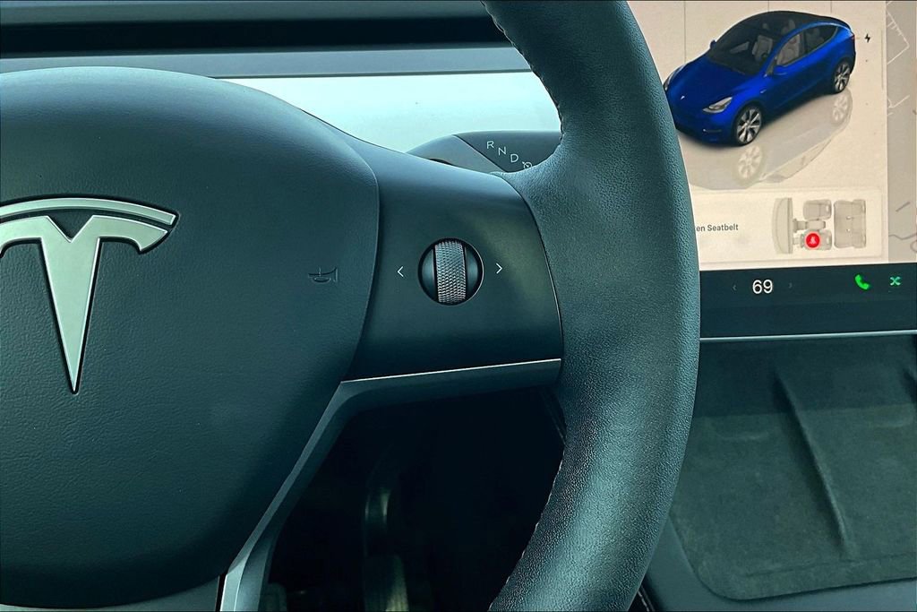 Used 2023 Tesla Model Y Long Range image 25
