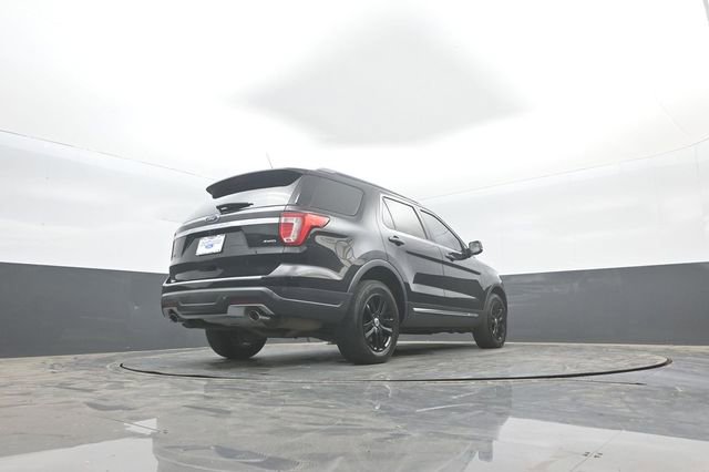 Certified 2018 Ford Explorer XLT w/ Equipment Group 201A AWD/4WD image 38