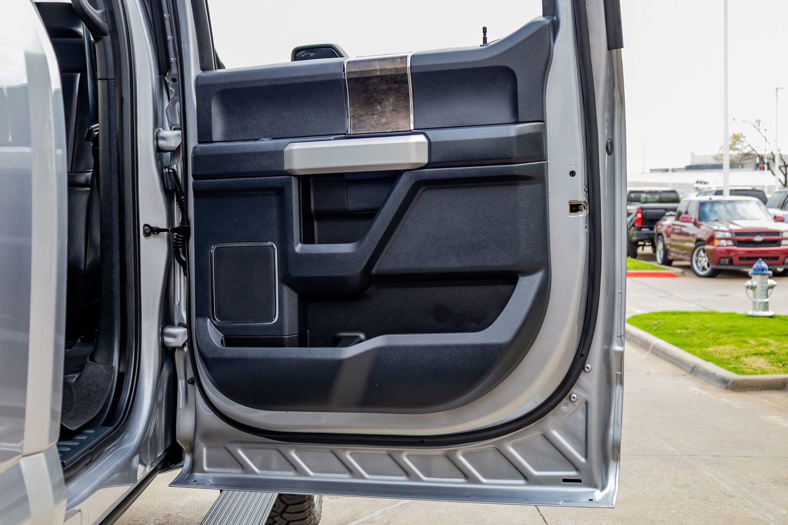 Used 2022 Ford F250 Lariat w/ Lariat Value Package AWD/4WD image 38