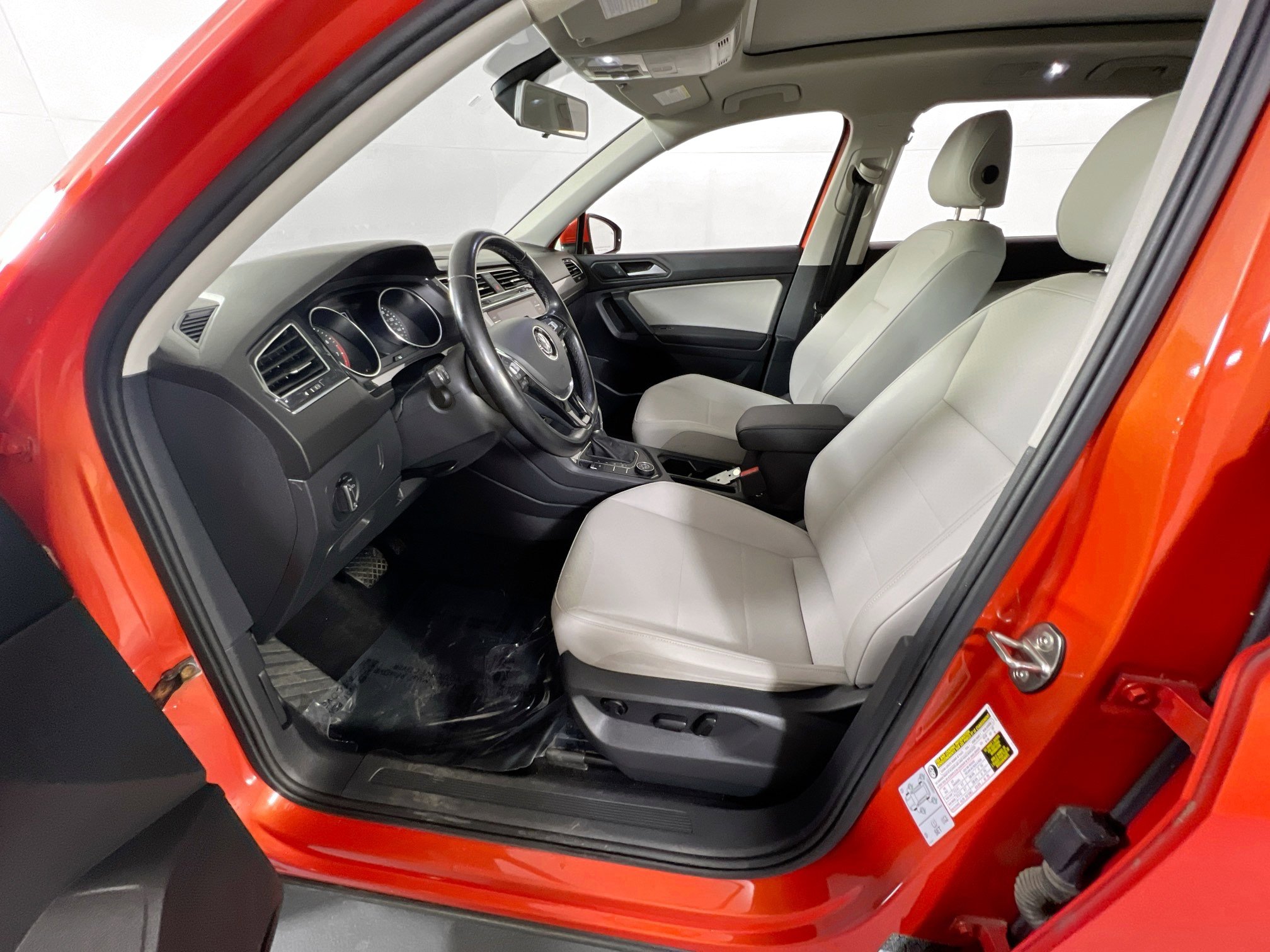 Used 2019 Volkswagen Tiguan SE w/ Panoramic Sunroof Package AWD/4WD image 20