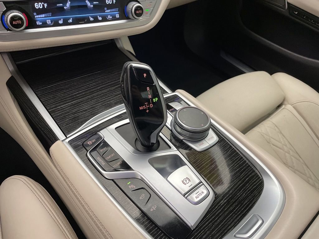 Used 2021 BMW 740i w/ M Sport Package RWD image 17