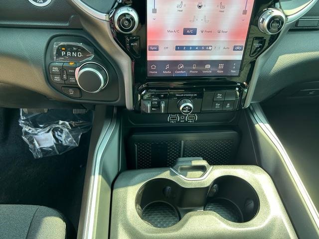New 2026 RAM 1500 4x4 Crew Cab image 19