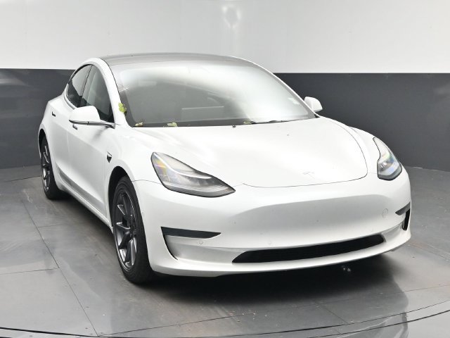 Used 2020 Tesla Model 3 Standard Range RWD image 21