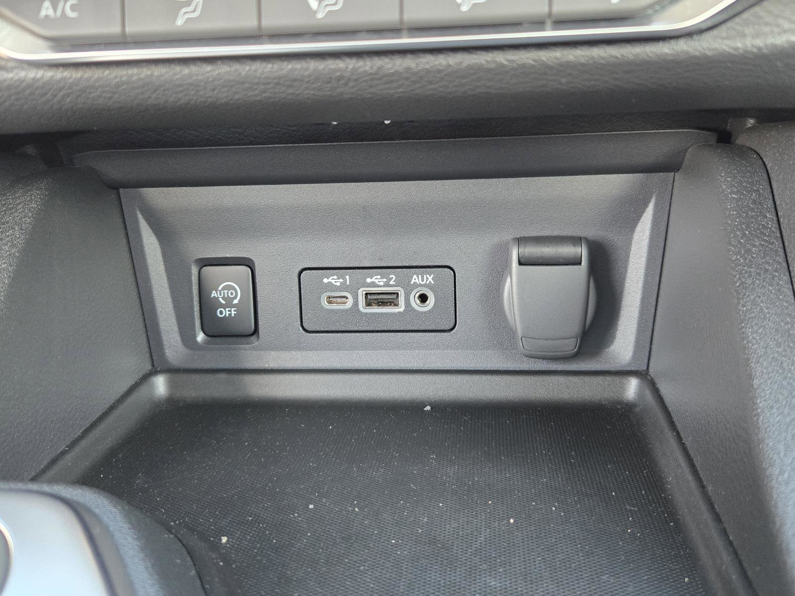 Used 2024 Nissan Sentra SV image 12