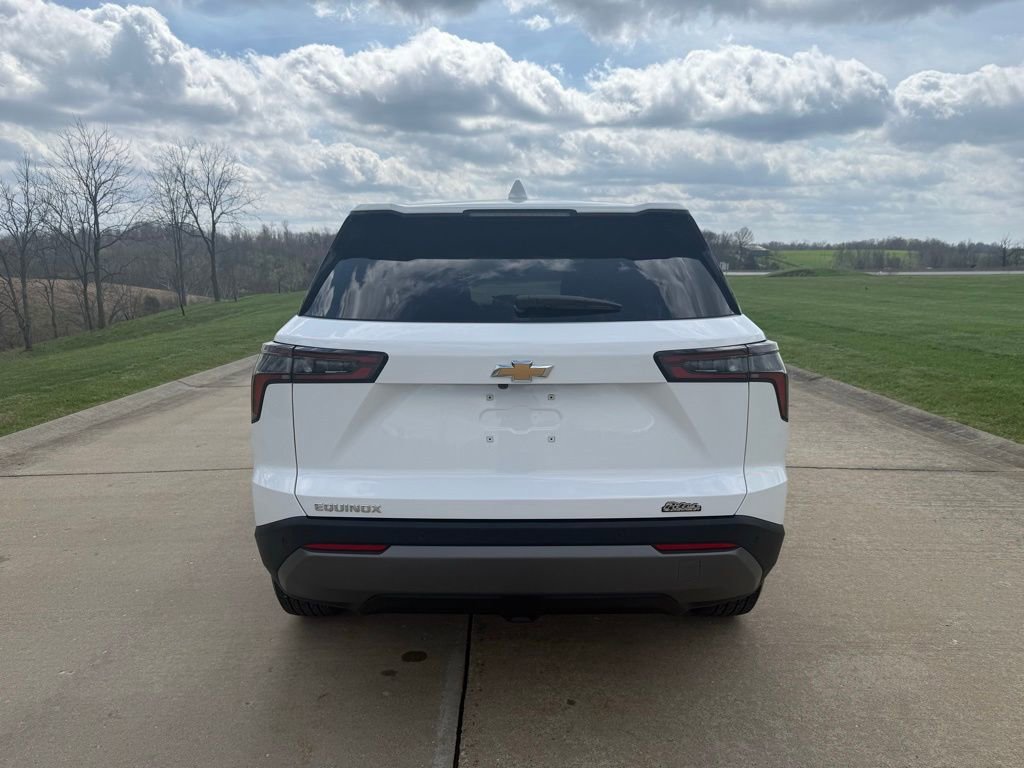 Used 2025 Chevrolet Equinox LT image 4