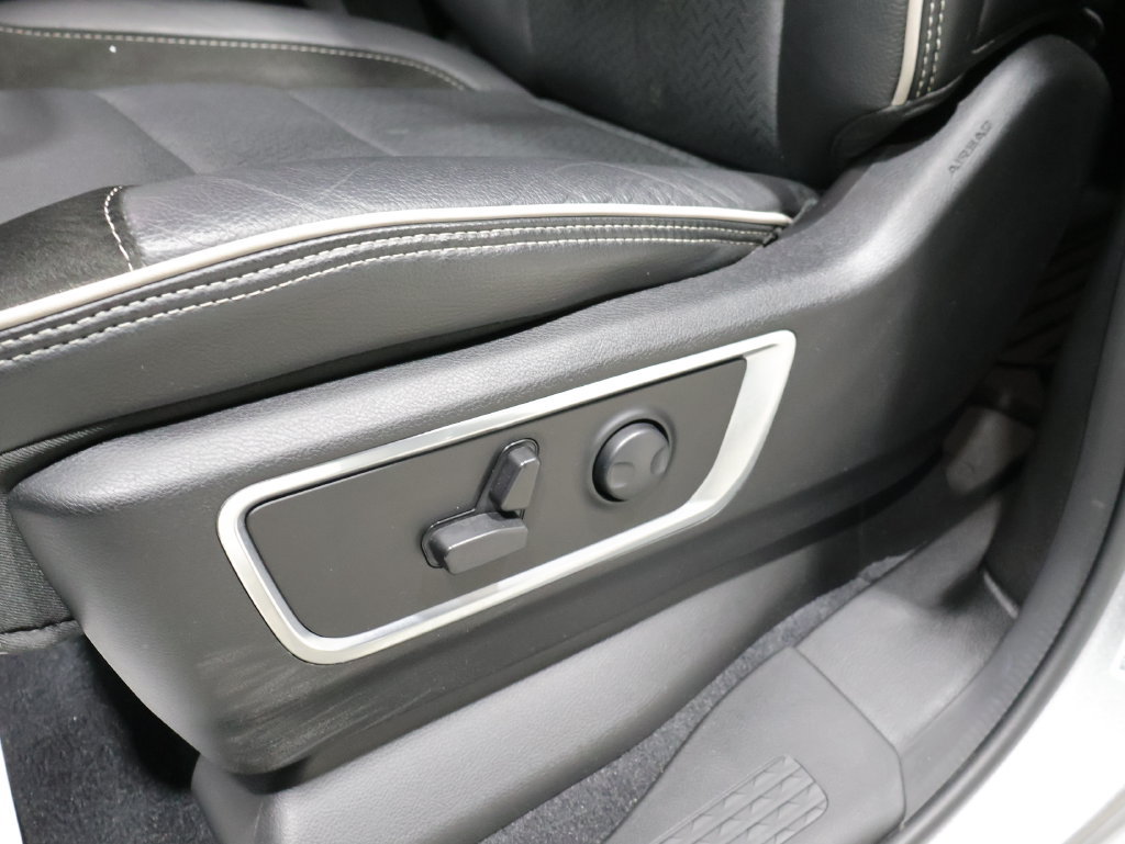 Used 2025 RAM 1500 Laramie w/ Sport Appearance Package AWD/4WD image 12