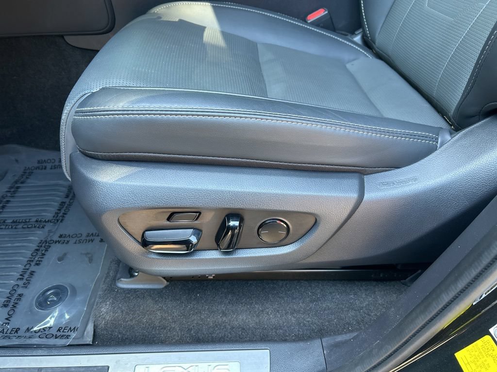 Used 2025 Lexus GX 550 w/ Cold Area Package AWD/4WD image 17