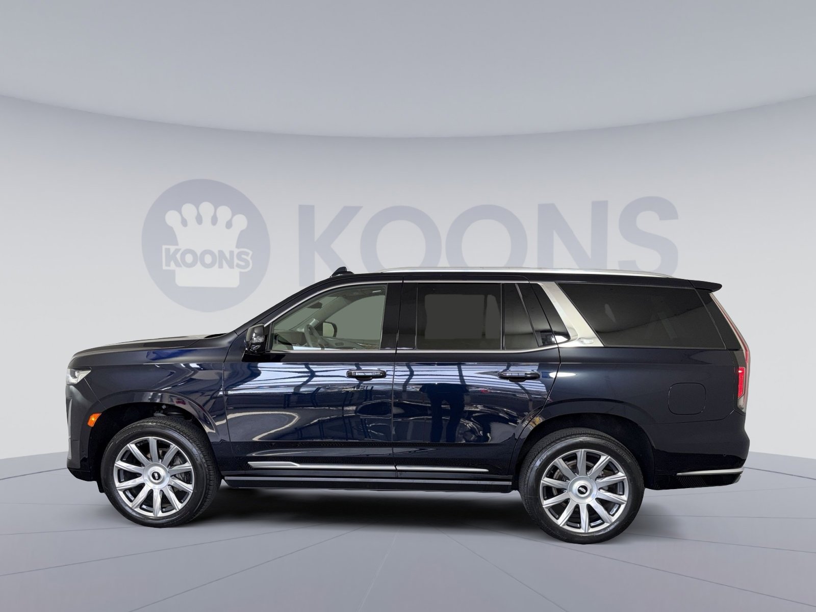 Used 2021 Cadillac Escalade Premium Luxury Platinum w/ Heavy-Duty Trailer Package image 2