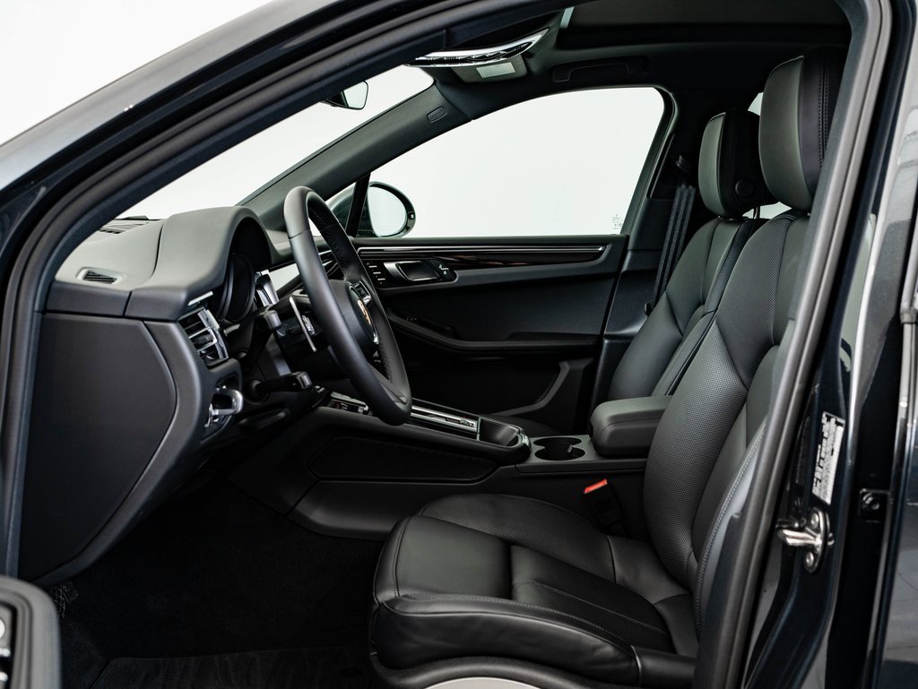Certified 2024 Porsche Macan S image 5