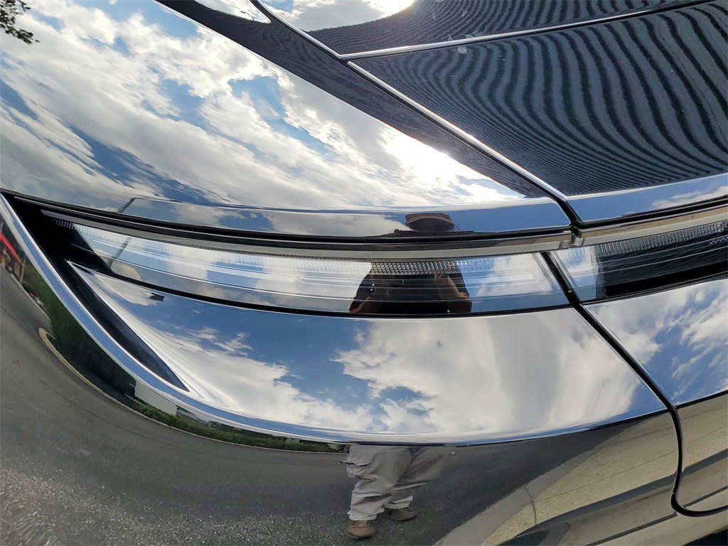 New 2025 Porsche Taycan image 26