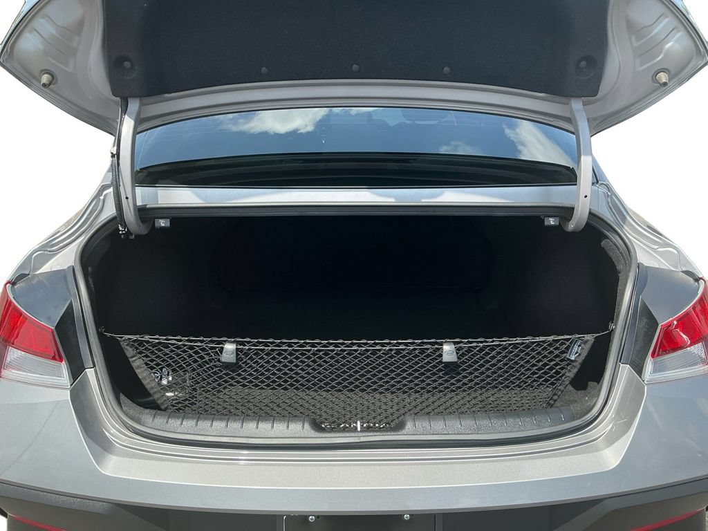 Used 2024 Hyundai Elantra SEL FWD image 24
