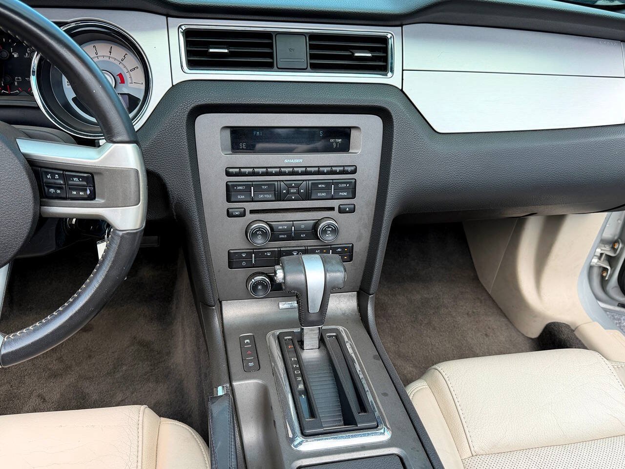 Used 2010 Ford Mustang Convertible RWD image 28