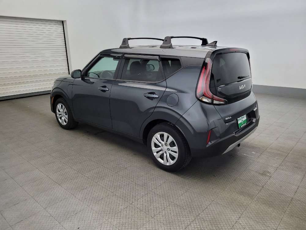 Used 2023 Kia Soul LX image 3