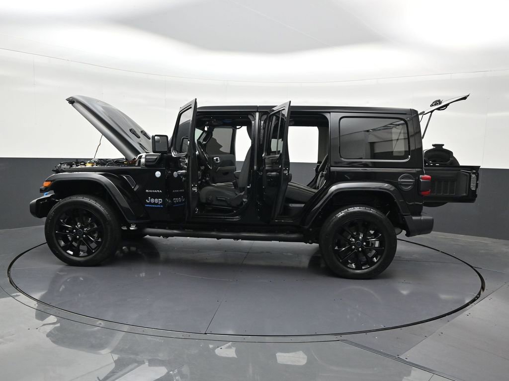 Used 2024 Jeep Wrangler Unlimited Sahara AWD/4WD image 37